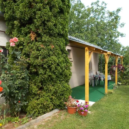Adita Apartment Balatonszarszo