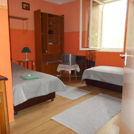 Adita Apartman